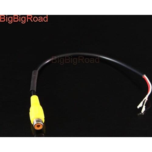 BigBigRoad Car Rear View Parking Camera Adapter Connector Wire 2pins For Peugeot 508 2011 - 2016 / 408 2015 -2017