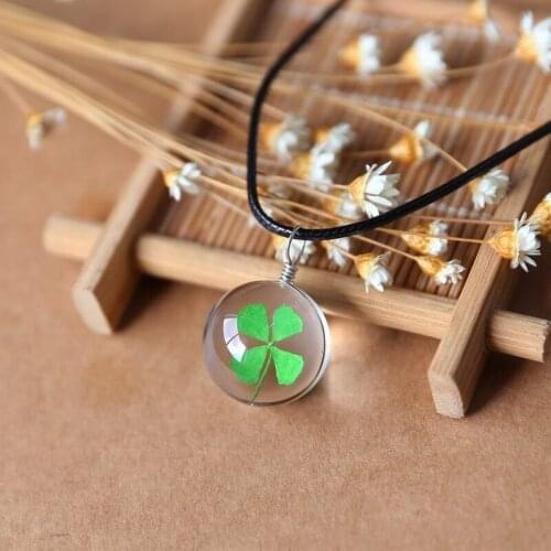 2022 New Handmade Lucky Clover Dangle Pendant Necklace Transparent Dried Flowers Crystal Glass Beads Ball Jewelry Accessories
