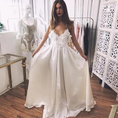 Simple Boho A Line Wedding Dress Satin Spaghetti Strap Lace Beach Wedding Gowns Plus Size Sweep Train Appliques Bridal Dresses