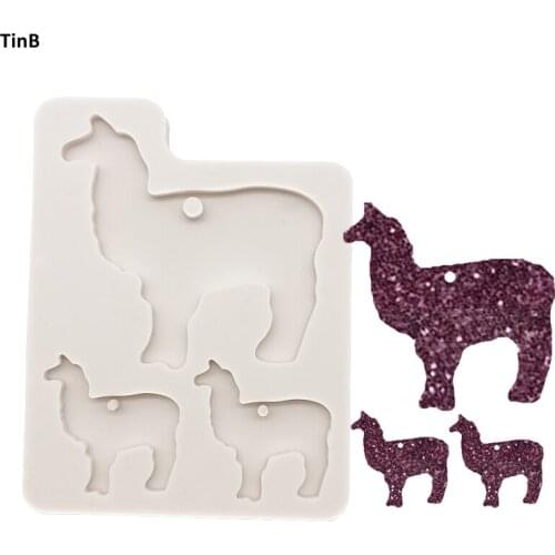 Shiny Mama Llama With Baby Keychain Silicone Mold Animal Camel Glitter Epoxy Mold Pendant Clay DIY Jewelry Making Resin Mold