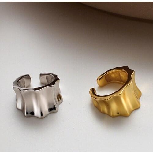 Korean version of simple niche stereo S925 sterling silver striped earclip female ins cold wind earclip without ear holes