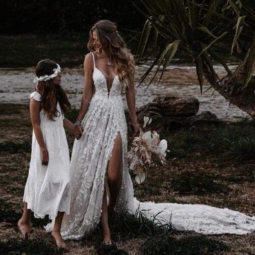 Beach Wedding Dresses Lace 3D Flowers Plunging V Neck Sexy Open Back Rustic Vintage Bridal Gowns vestido de novia 2021