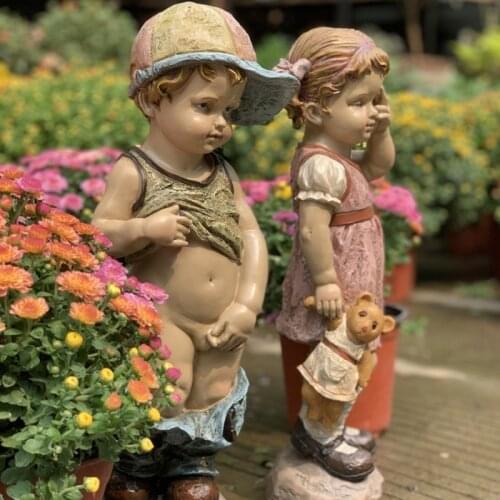 Little Boy With Shy Pants Playing With Shy Girl Statue Garden Decor Resin Art Crafts Creative Home Room Decor Gift Figurines