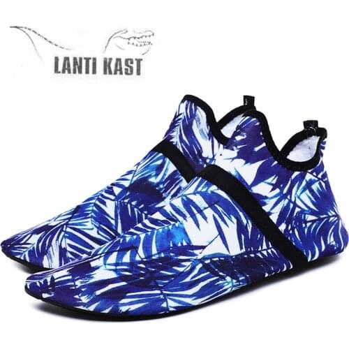 Swimming Water Shoes Aqua Seaside Beach Shoes Unisex Sneakers Men Surfing Slippers Upstream Women Light Athletic Sea Shoes