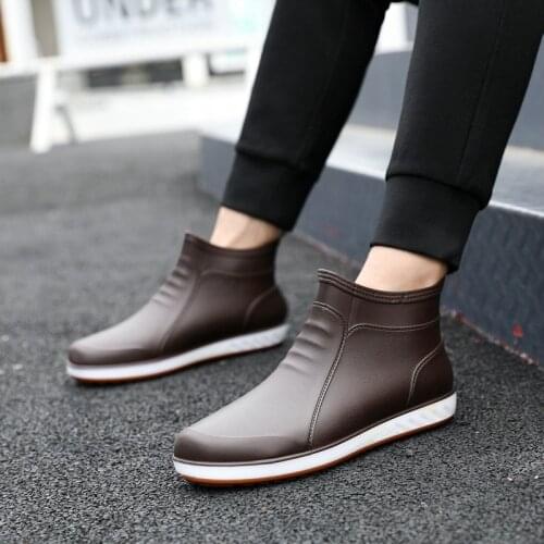 New Fly Fishing Shoes Men Waterproof Non-slip Fishing Water Rock Shoes Short Tube Rain Boots Outdoor Removable Plus Velvet Boots