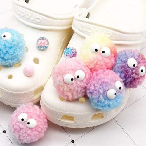 Random 1 Pcs Hot Sale Shoes Croc Charms Elf Shoe Buckle For Gril Women Lovely New Design Kids Cartoon Charm