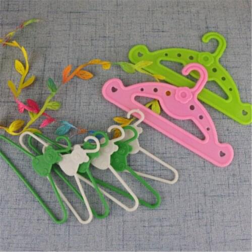 5 Pcs/Lot Cute Pink Hangers Dress Clothes Accessories For Doll Pretend Play Baby Toys for Children best Birthday Gift