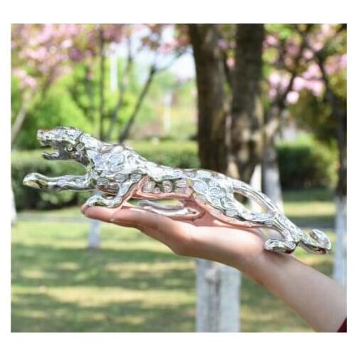 Money leopard car accessories Domineering male interior decoration Car supplies Deserve to act crafts home decoration