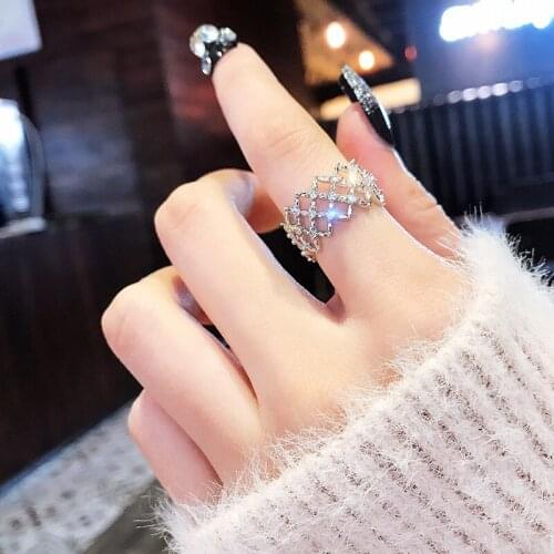 New Trendy Micro-Inlaid Zircon Metal Round Hollow Rings For Women Fashion Charm Lady Wedding Bands Party Classic Rings Jewelry