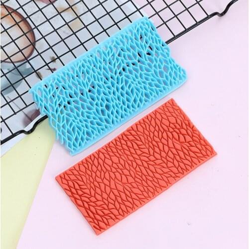 1pcs Plastic Cute Icing Embossing Decoration Cutter Cake Bakeware Cake Embosser Flower Cookie Cutters DIY Fondant Biscuit Molds