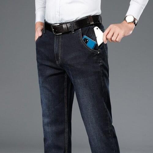 The seller shows the goods, which is not. After in a personal message, send a photo of another product, like buy these or refund