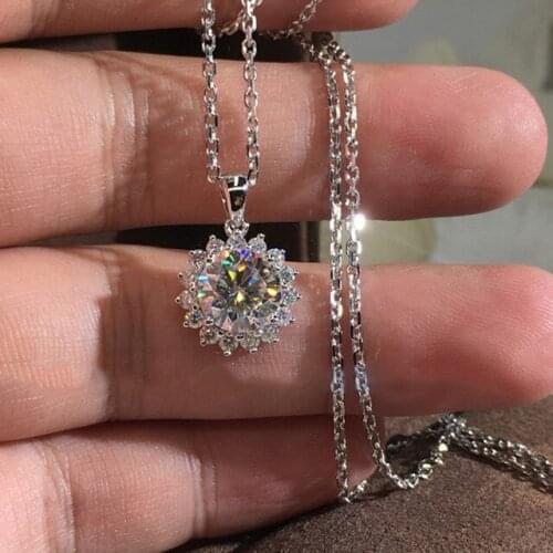 Dainty Female Crystal Sunflower Pendant Necklace Charm Silver Color Chain Necklaces For Women Cute White Zircon Wedding Necklace