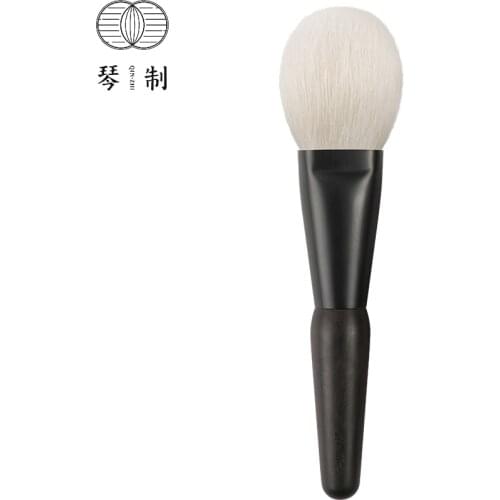 QINZHI Professional Handmade Make Up Brush Z110 Flat Round Face Powder Brush Soft Saibikoho Goat Hair Makeup Brushes
