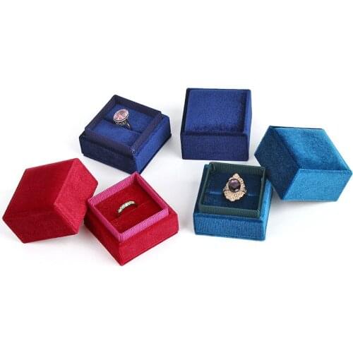 New Arrival Velvet Square Jewelry Box for Rings Engagement Wedding Bridal Organizer Box Jewelry Gift Boxes for Jewellery