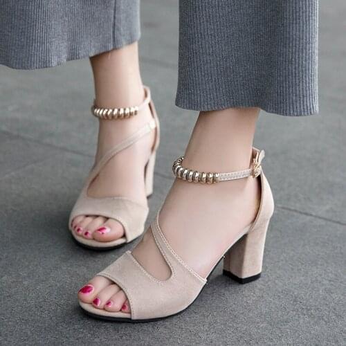 2019 New fashion sexy fish mouth hollow Roman sandals thick with beaded high heels female summer Sexy female sandals