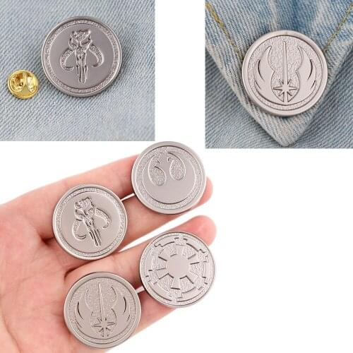 YQ262 Movies Star Wars Pins Men Women Brooch Round Icons DIY Metal Badge for Bags Jeans Caps Collar Lapel Pin Jewelry Fans Gift