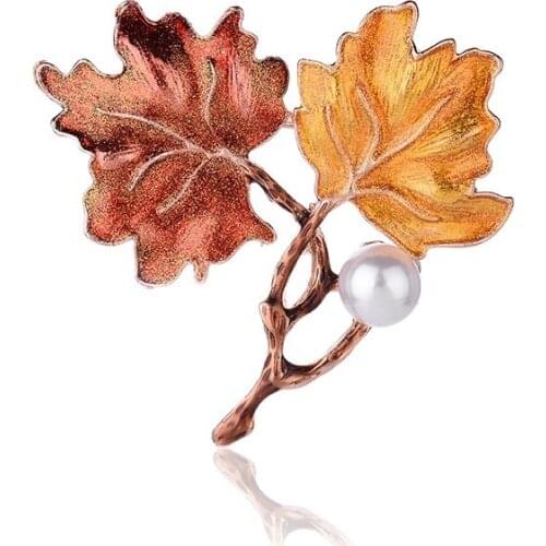 Color Painted Maple Leaves Metal Brooch Pin Imitation Pearl Decoration Gold Color Brooches Pins Women Party Jewelry
