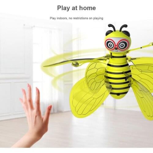 Childrens RC Toy Mini Bee Gesture Sensor Aircraft Electronic Infrared With Flashing Aircraft Animal Sensor Toy