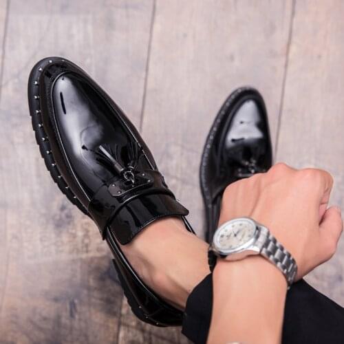2021 business mens formal shoes elegant formal wedding shoes fashionable mens patent leather comfortable office shoes loafers
