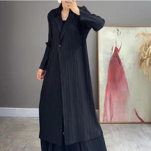 天裴褶皱 Women's Long Raincoats