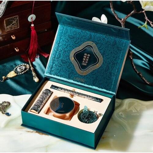 4pcs Makeup Cosmetic Set Blender Puff Natural Air Cushion BB Cream Matte Lipstick Liquid Eyeliner Pen Kit