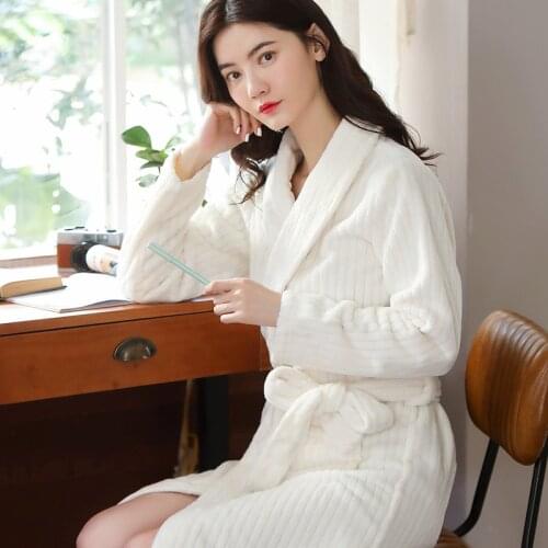 Winter Warm Flannel Bathrobe Women Bath Robe Soft Thick Printed Bridesmaid Robes Female Coral Fleece Dressing Gown Sleepwear