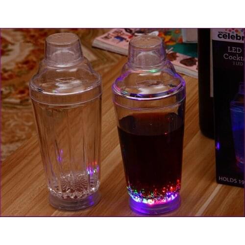 1PC Flashing LED Light-Up Cocktail Shaker MARTINI SHAKER colorful LED Strobing Cocktail Shaker OK 0429