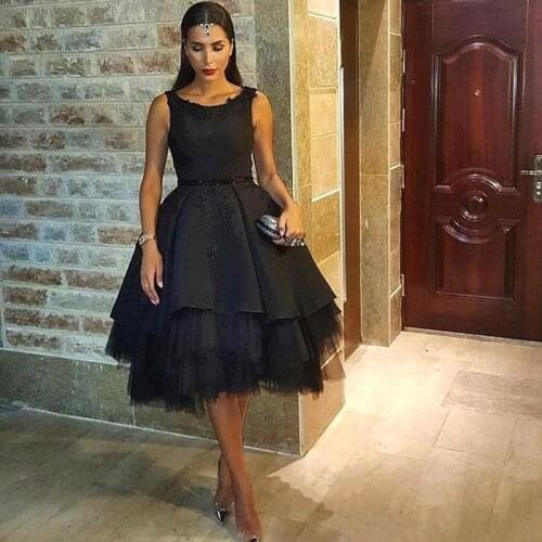Black Party Dresses Short Sexy Blackless Prom Dresses Crew Neck Lace Appliques Formal Dress Lace Tulle Tiered Cocktail Dresses