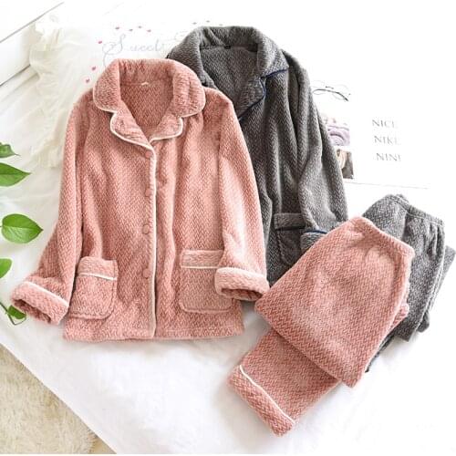 Womens Sleepwear Autumn Winter Flannel Pajamas Padded Velvet Winter Thermal Wear Couples Leisure Winter 2-Piece Set Nightwear