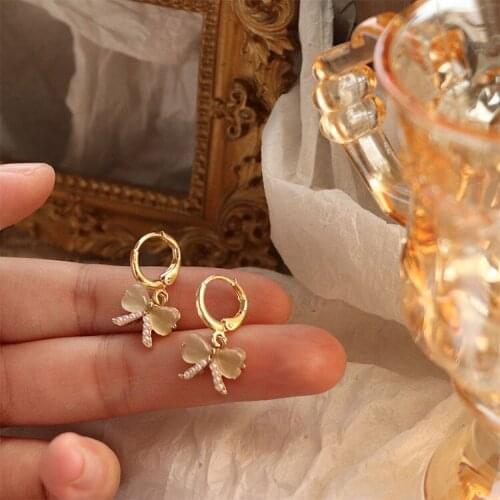 2021 new fashion Japanese pure champagne opal bow French Baroque temperament retro style Ear ring earrings womens earrings