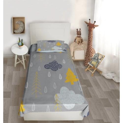 Çocuk odası yatak örtüsü yağmur su bulut ağaç lacivert sarı