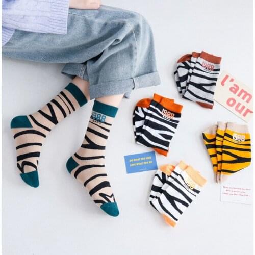 New Arrive Winter Thick Cotton Zebra Stripe Street Fashion Kawaii Korea Style Woman INS Skateboard Casual Middle Tube Socks