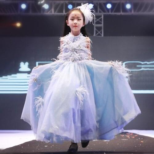 Flower Girl Dresses Illusion Tulle Sleeveless O-Neck Crystal Beading Princess Floor-Length Luxury Sky Blue Kids Party Gown H609