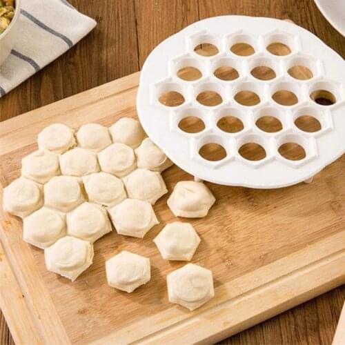 Dumplings Mold Pelmeni Maker Plastic 19 Holes Russian Ukraine Pastry and Bakery Accessories Baking Supplies Kitchen Gadget Sets