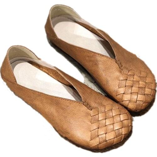 Women flats genuine leather shoes female fashion casual Slip On Round Toe soft Retro Comfortable drive Classics shoes woman