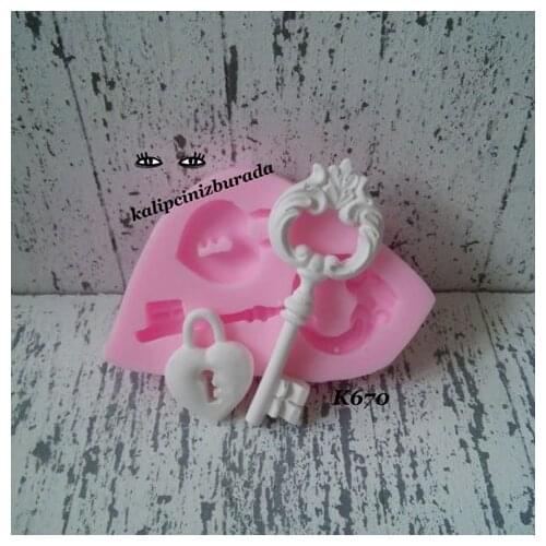 Cay and Lock silicone mold