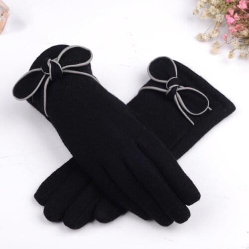 Ladies' Autumn and Winter Plus Velvet To Keep Warm, Rabbit Velvet Bow Points, Ladies Touch Screen Gloves To Keep Warm In Winter
