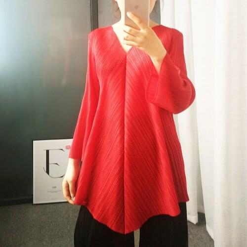 HOT SELLING Miyake Fashion fold long pure color seven sleeve v-neck T-shirt IN STOCK