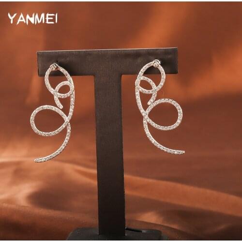 Spiral Line Geometric Stud Earrings for Women 2021 Cold Wind Fashion Exquisite Banquet Jewelry Unusual Earrings Orecchini Donna
