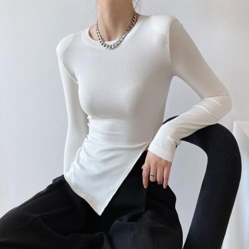 2021 Womens Top Design Sense Padded Shoulder Long-Sleeved T-shirt Womens Slit Slim-Fitting round Neck Pullover Bottoming Shirt