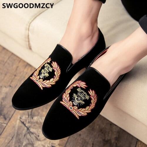 Dressing Shoes For Men Coiffeur Italian Shoes Men Loafers Embroidery Fashion Formal Shoes Men Classic Sepatu Slip On Pria Buty