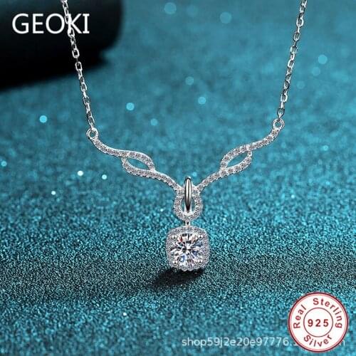 Geoki 925 Sterling Silver 0.8 Ct D Color VVS1 Moissanite Pendant Necklace Perfect Cut Passed Diamond Test Necklaces for Women