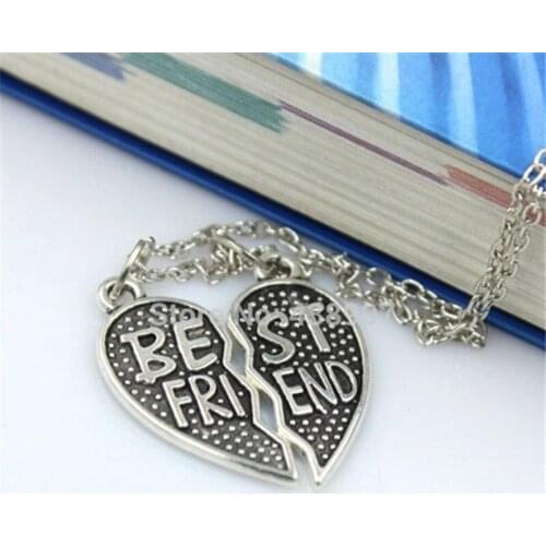 2 Pieces/set Best Friend Pendant Necklace Peach Heart Shaped Alloy BFF Forever Friendship Fashion Female Charm Jewelry Gift