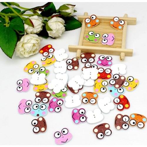 50Pcs/pack Cartoon frog buttons 2 Holes Wooden Buttons for Decorative Apparel Handmade Accessories