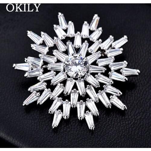 2020 New Fashion Christmas Snowflake Brooch AAA Zircon Plant Brooches for Women Men Pins Dress Coat Accessories Jewelry Gifts