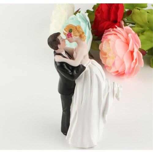 Fashion Bridegroom Bride Wedding Small Statue Micro Crafts Ornament Miniatures DIY Home Garden Wedding Party Cake Decor,1Piece