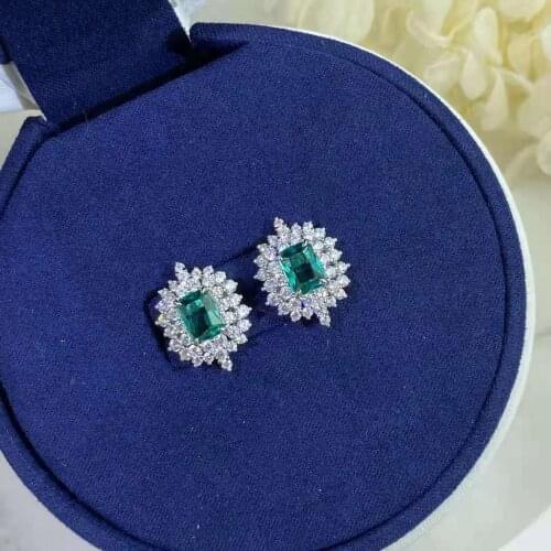AIWEIGE Stud Earrings