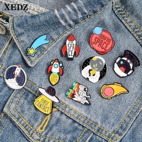 Space Adventure Series Metal Enamel Pin Pilot Rocket Planet Starlight Spaceship Emblem Clothes Lapel Brooch Jewelry for Friends