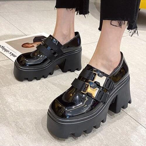 Ddiezn Leather Pumps