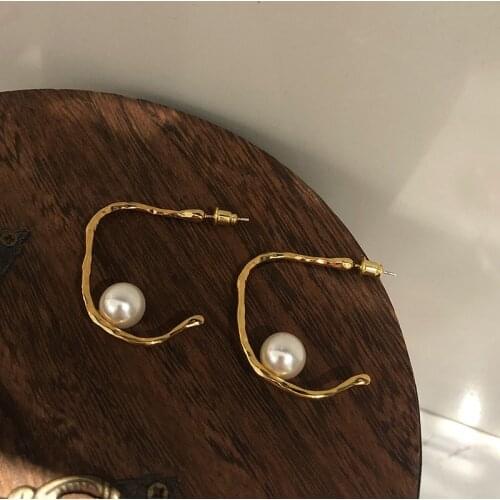 Stunning Irregular Imitation Pearls Studs Earrings For Women 2021 Cool Chic Gold Tone C Shape Korean Earrings Gift For Her
